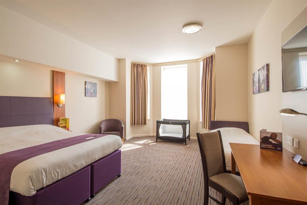 Premier Inn Bournemouth East Bagian luar foto
