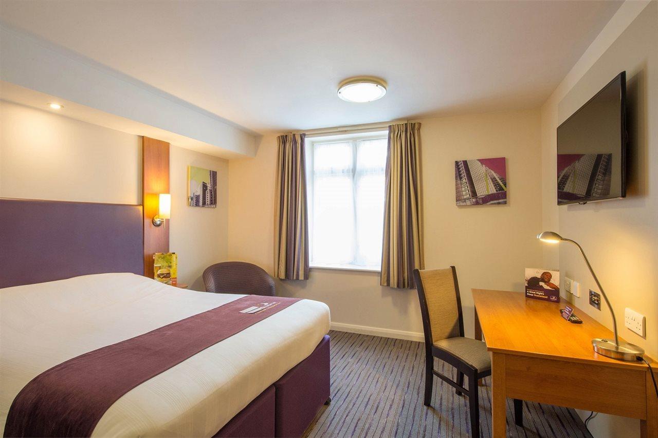 Premier Inn Bournemouth East Bagian luar foto