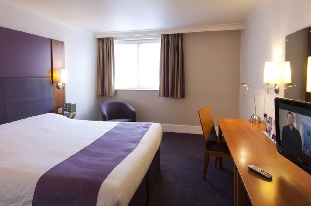Premier Inn Bournemouth East Ruang foto